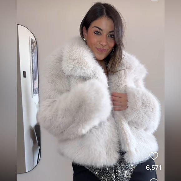 Manteau Zara Avec Col En Fausse Fourrure Beige - Taille Small (S) - NEUF Avec étiquettes